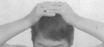 手のひらで持ち上げるような